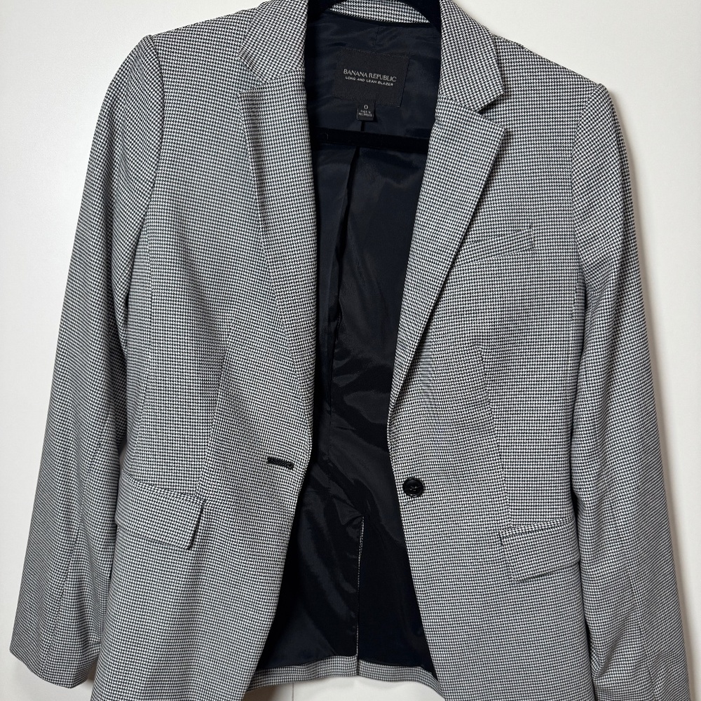 Banana Republic Black and White Houndstooth Blazer